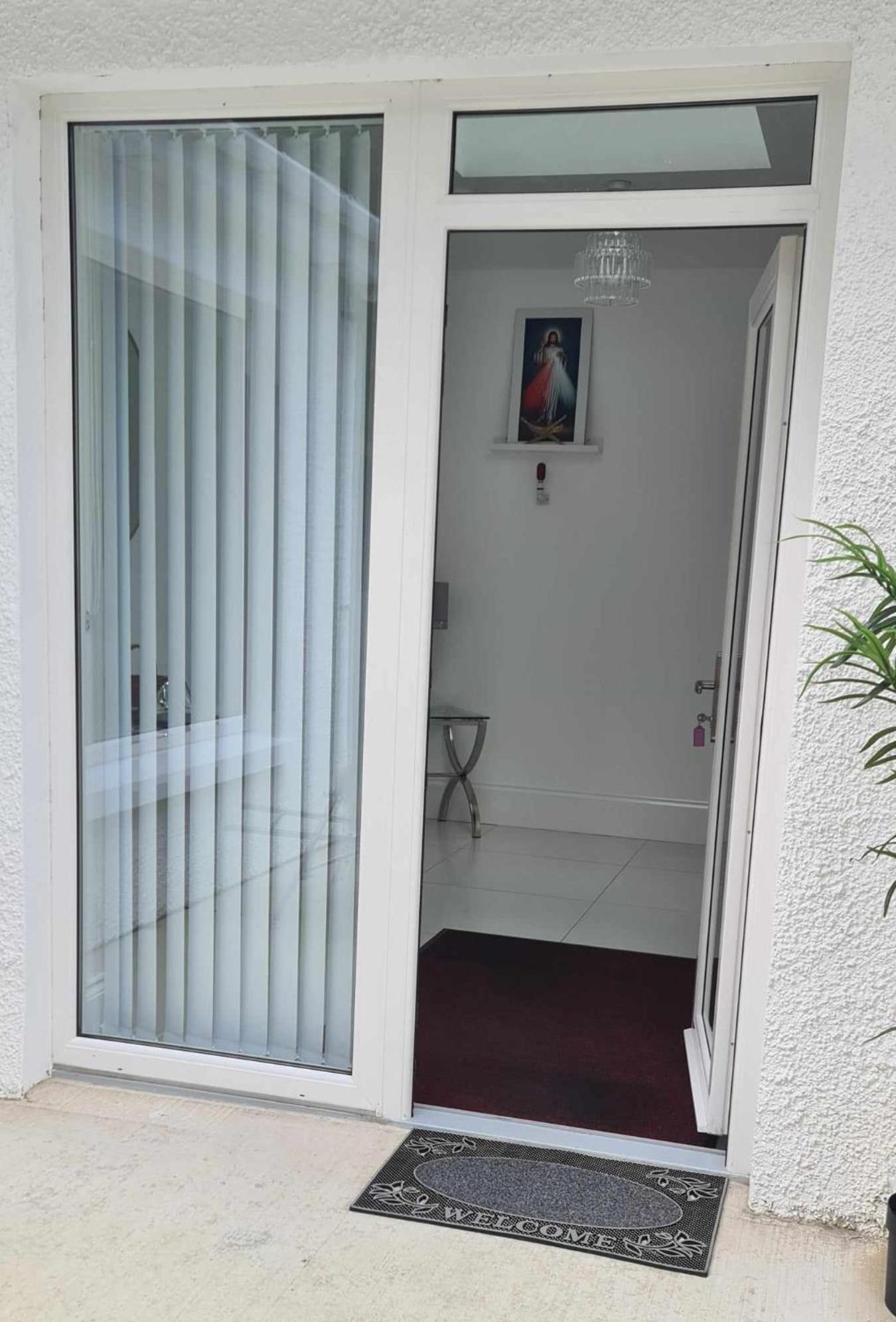 Annie'S House With Thermal Health Spa Moville Luaran gambar